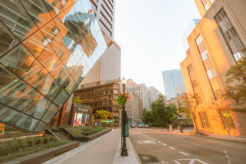 Boston Reflections – Glas & Geschichte von Tim Goger, Fotografie kaufen auf Singulart