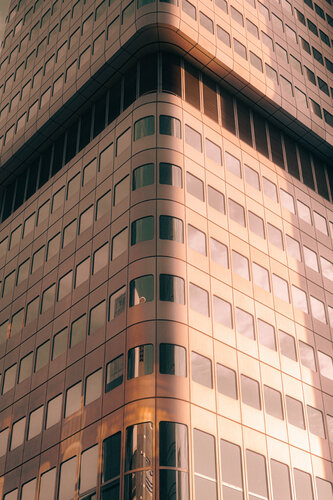 DB Tower Frankfurt – Golden Grid van Tim Goger, Fotografie te koop op Singulart