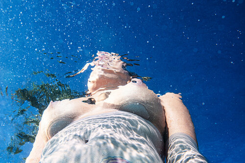 lookup - M di Robin Cerutti, Fotografia in vendita su Singulart