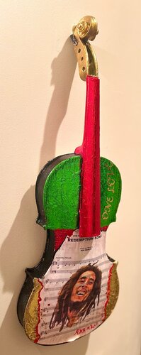 Relifing the Violin 1 by Andy Hollimon, 기타 매체 for Sale on Singulart