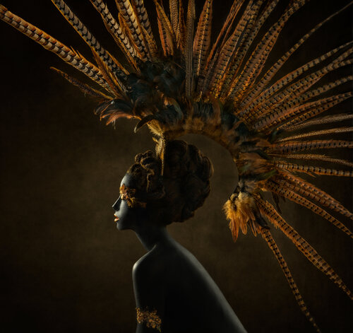 Profile of a Queen di Alfredo Sanchez, Fotografia in vendita su Singulart