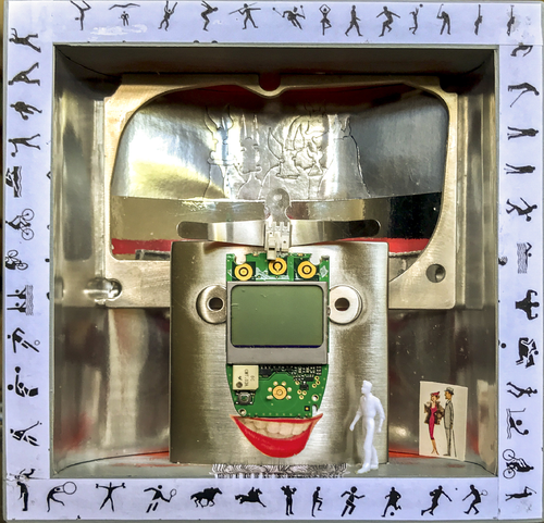 107 - YOU ARE BEING WATCHED , SMILE von Aleks Rosenberg, Skulptur kaufen auf Singulart