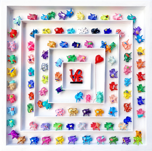 Square Pig #3 - Love in the city van Seunghwui Koo, Beeldhouwwerk te koop op Singulart