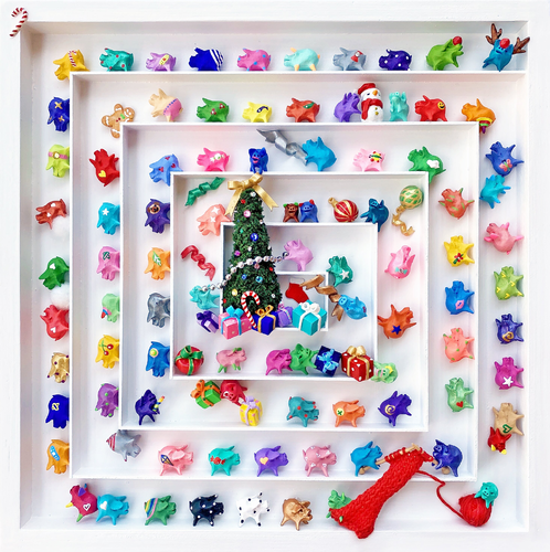 Amazing Pig #27 - Christmas van Seunghwui Koo, Beeldhouwwerk te koop op Singulart