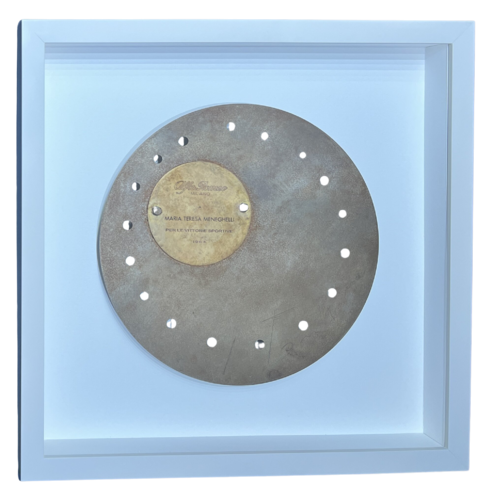 Lucio Fontana (1899-1968) - Lucio Fontana's metal sculpture commissioned by Alfa Romeo - 1964 by Lucio Fontana, Sculpture for Sale on Singulart