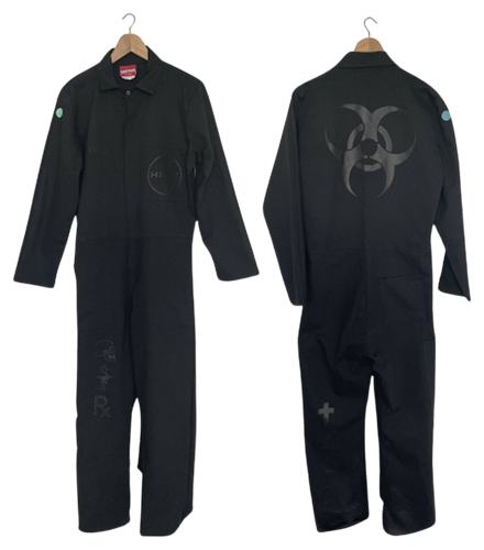 Science- Blue/Green Dot Boiler Suit, 2018, Studio Assistant's Black Boiler Suit from Damien Hirst Studio Science UK par Damien Hirst, Sculpture en vente sur Singulart