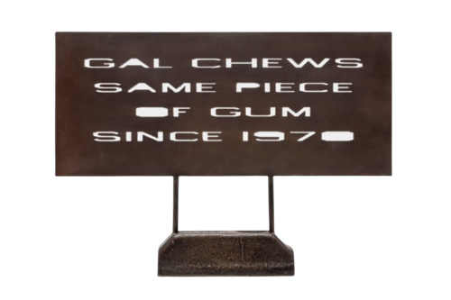 Gal Chews Same Piece of Gum di Ed Ruscha, Scultura in vendita su Singulart