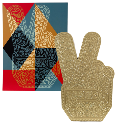 Peace Fingers' (gold) van Shepard Fairey, Beeldhouwwerk te koop op Singulart