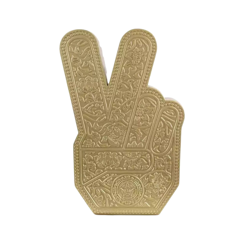 Peace Fingers (Gold par Shepard Fairey, Sculpture en vente sur Singulart