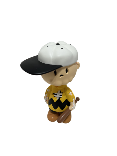 Creepy Brown ( Peanuts, Snoopy) by Coté Escrivá, Sculpture for Sale on Singulart