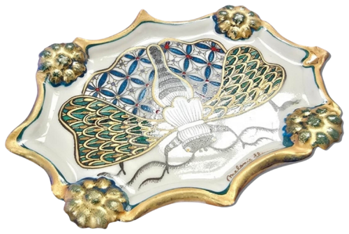 Vintage Moth II (Hand-Painted, Gold Luster, Vintage Imagery) di Melanie Sherman, Scultura in vendita su Singulart