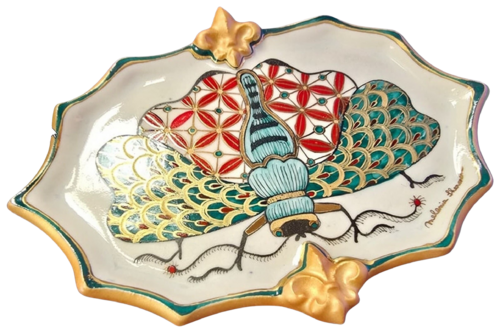 Vintage Moth I (Hand-Painted, Gold Luster, Vintage Imagery) de Melanie Sherman, Escultura a la venta en Singulart