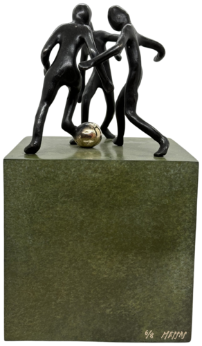 Les 3 petits champions... [ BLOC VERT ] (série : Terre d’enfants 2024) de Olivier Messas, Escultura a la venta en Singulart