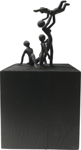Les enfants heureux... (série : Terre d’enfants 2020) di Olivier Messas, Scultura in vendita su Singulart