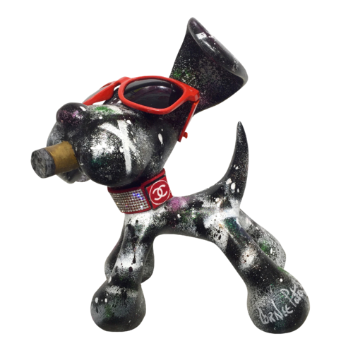 Cool dog in the street de Patrick Cornée, Escultura a la venta en Singulart