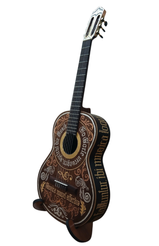 Gitarre aus Gold von Valentin Kern, Skulptur kaufen auf Singulart