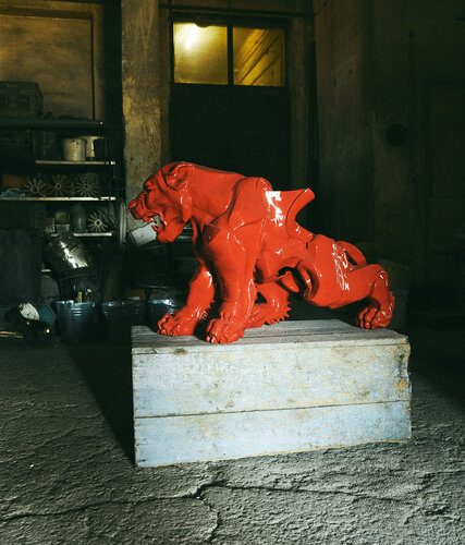Venezia II Red von Ágnes Nagy, Skulptur kaufen auf Singulart