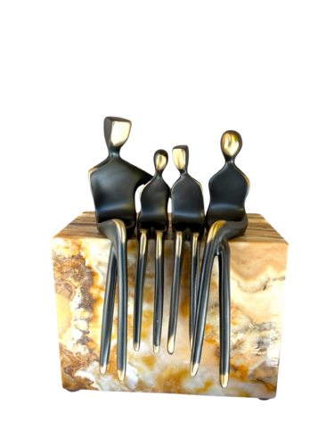 Family of Four in Bronze von Yenny Cocq, Skulptur kaufen auf Singulart