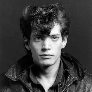 レアな一品　Robert Mapplethorpe Autoportrait Amazon.co.jp: Robert Mapplethorpe: Autoportrait : Robert
