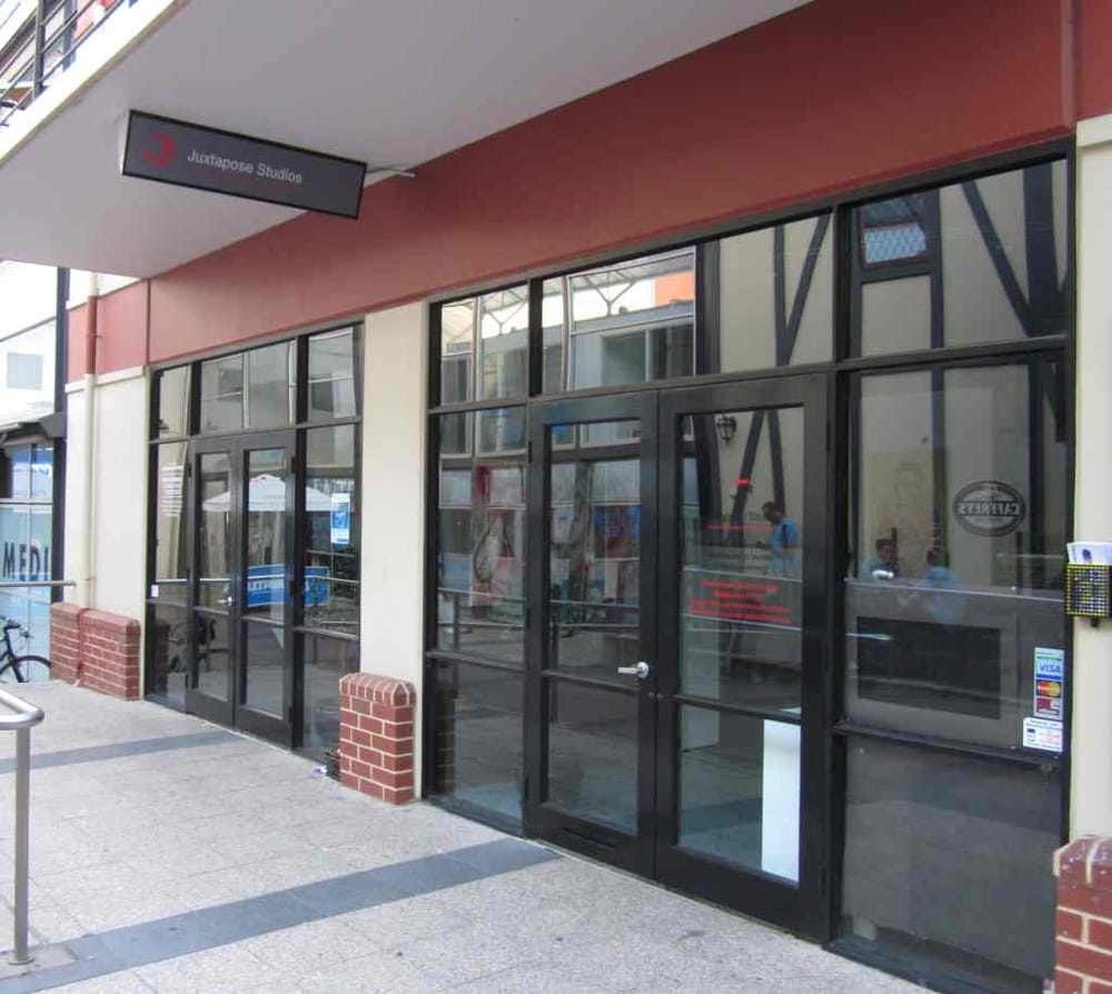 Galería de arte Juxtapose Studios