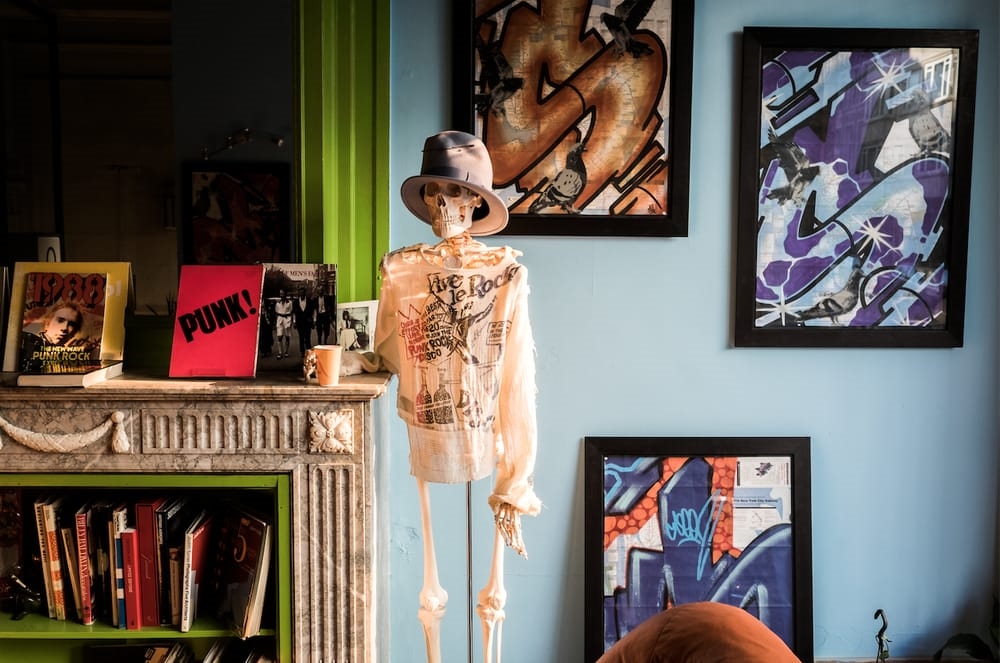 Art Gallery Frog And Bones