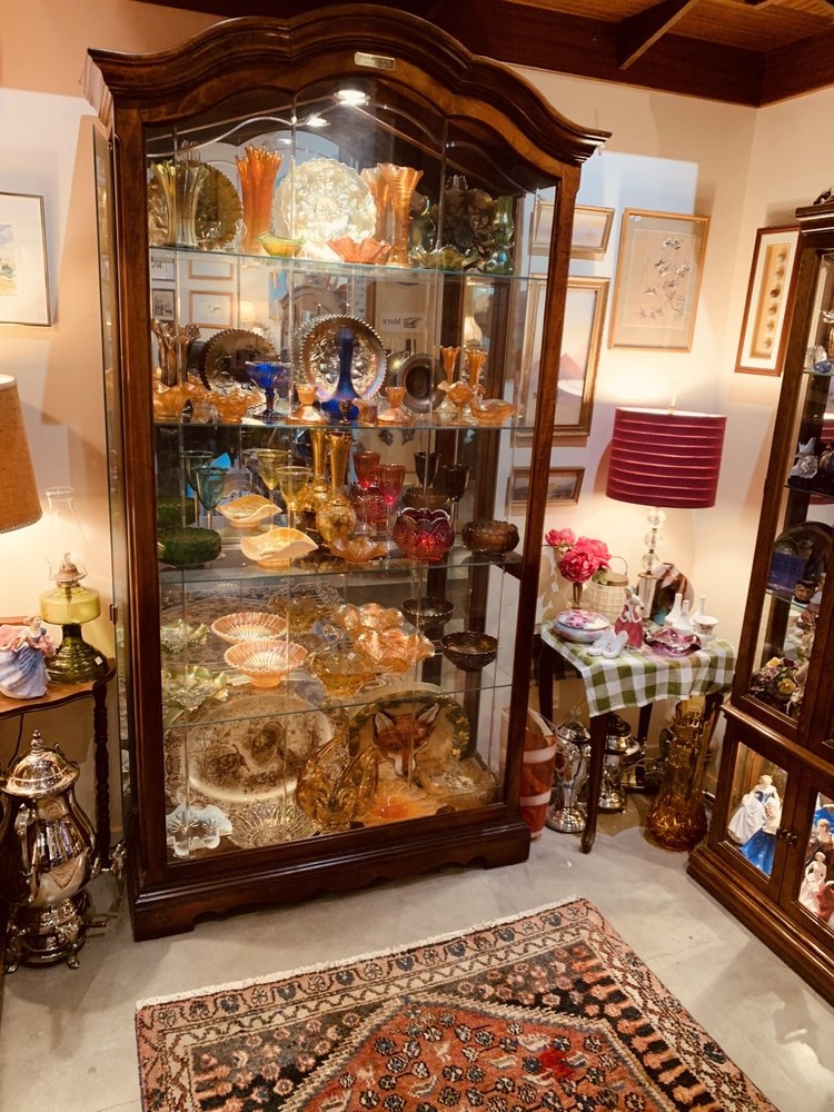 Art Gallery Artista Art & Antiques