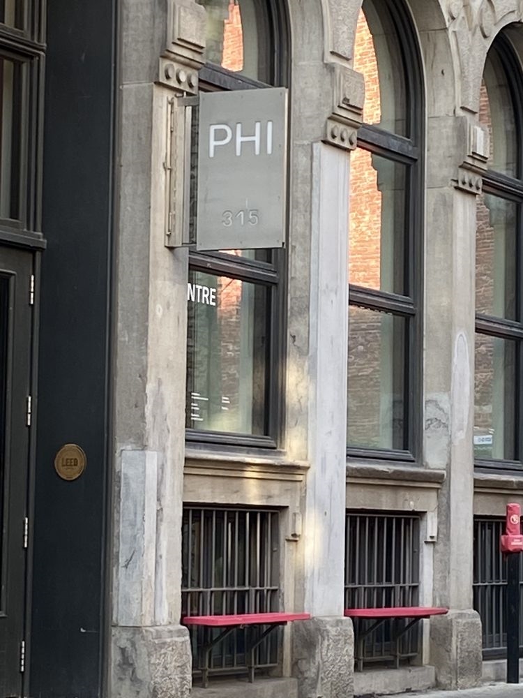 Art Gallery Centre PHI