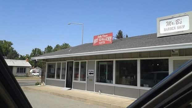 Art Gallery Dimas Sally Art Gallery & Studio