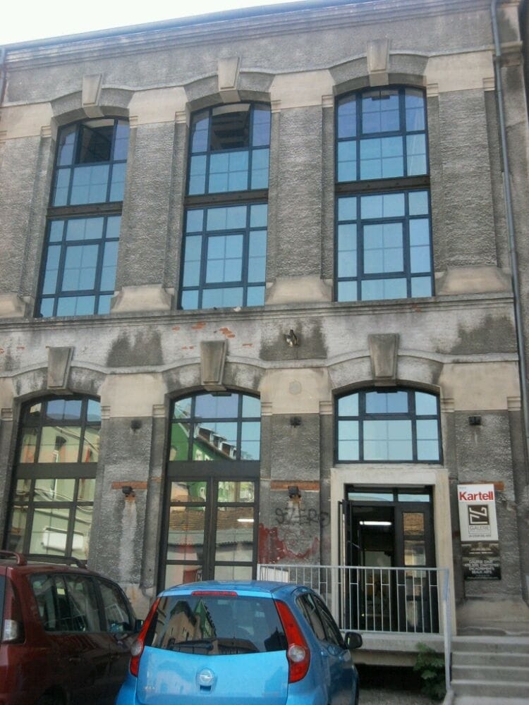 Art Gallery Galerie Cheloudiakoff