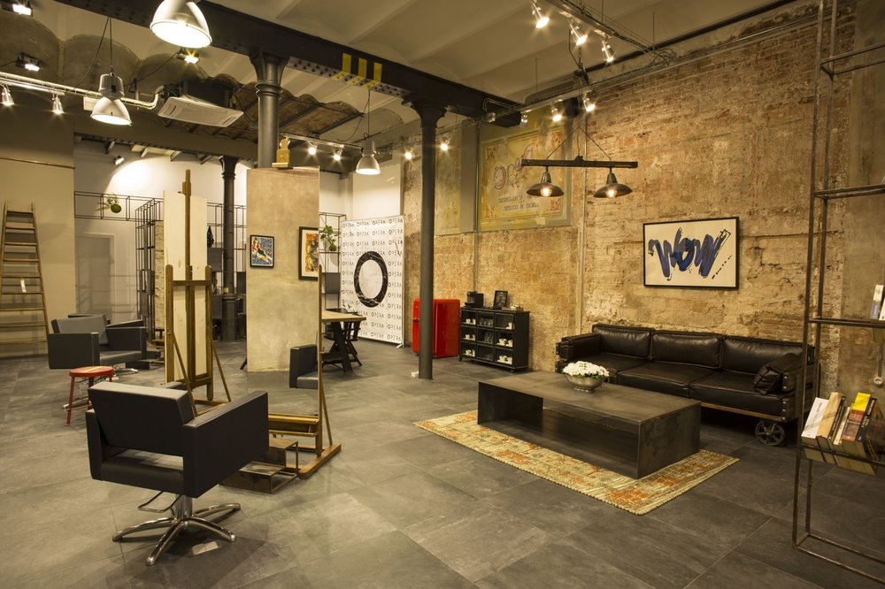 Art Gallery Opera Lounge