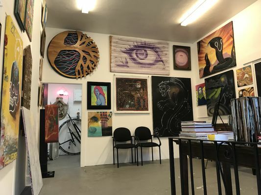 Art Gallery Luv Street Gallery