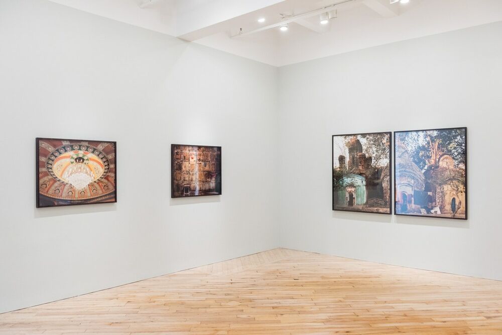 Art Gallery Carroll & Sons Gallery