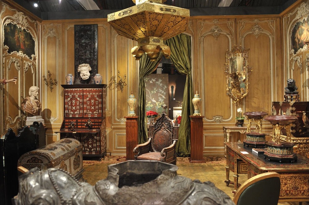 Art Gallery Unique Antiques & Auction Gallery