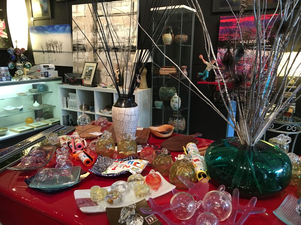 Art Gallery MADhaus Gallery