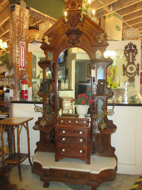 Art Gallery Rsm Antique and Consignment Gallery