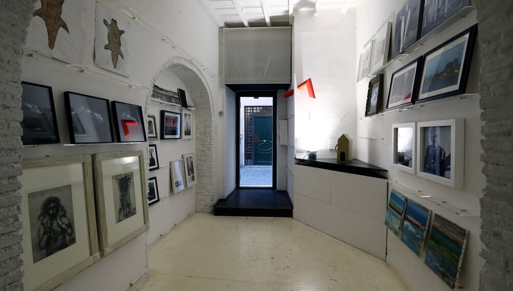 Art Gallery Via Gallery