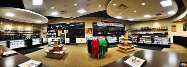 Art Gallery Papa Joe’s Smoke, Vape & Glass Gallery