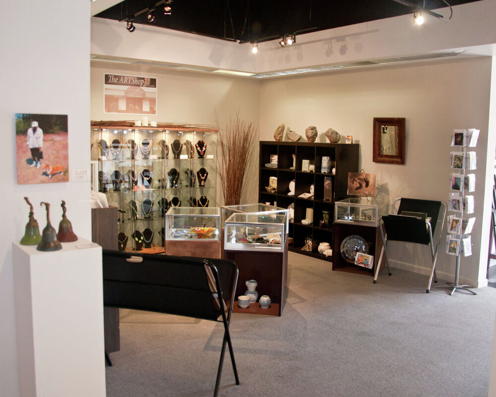 Art Gallery Showcase Gallery