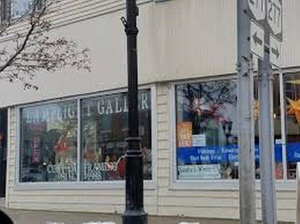 Art Gallery Lamplight Gallery & Frames
