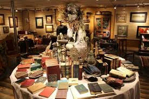 Art Gallery Lanny Barnard Gallery