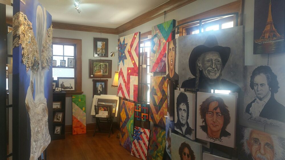 Art Gallery DKW Art Gallery & Studios