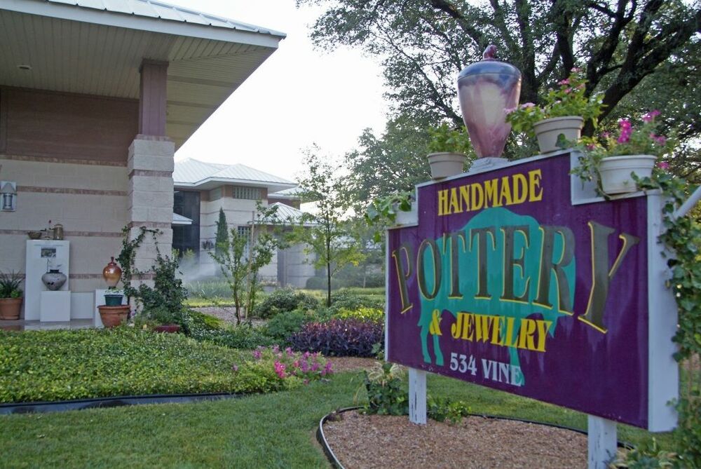 Art Gallery Buffalo Gap Pottery & Gallery